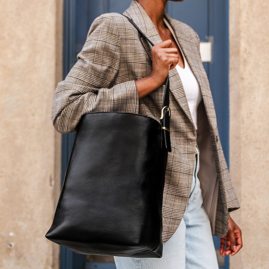 Bucket Bag | Black & Gold - Image 7